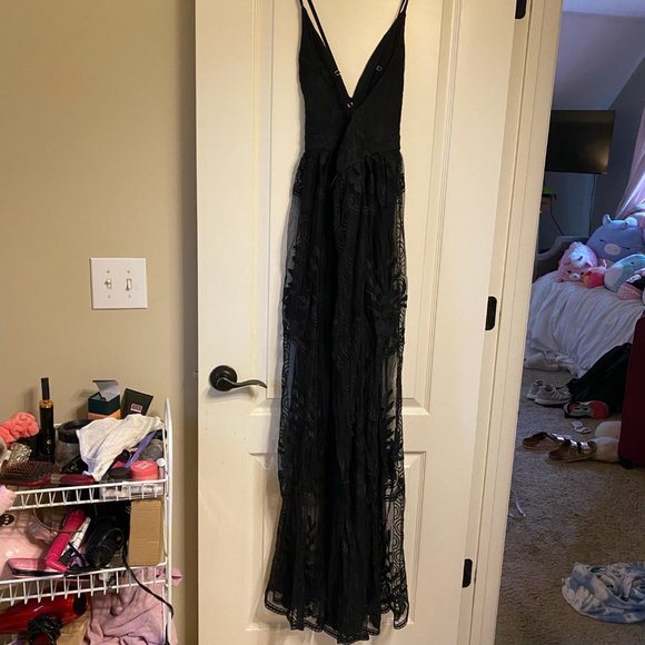 entro Long Black Embroidered Lace Maxi Dress - Picture 2 of 3